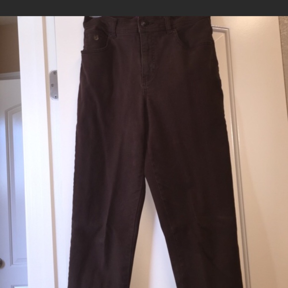 B R O W N // S T R A I G H T L E G J E A N S - image 1